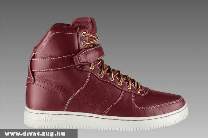 Piros Nike