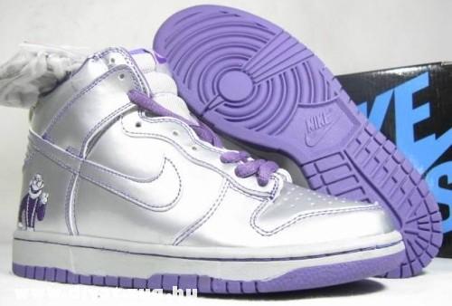 Lila Nike cipõ