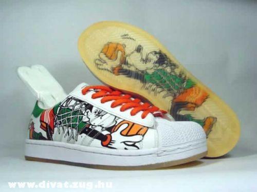 Mintás Nike cipõ