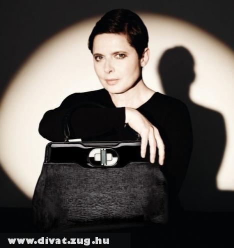 Isabella Rossellini Bulgari táskával