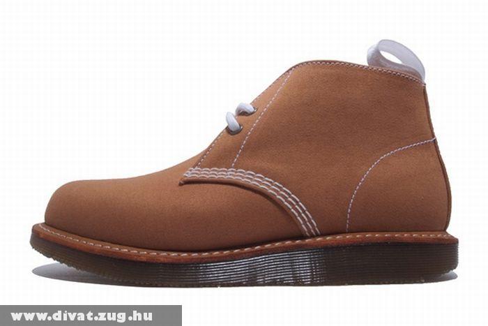 Martens bakancs 2011-ben